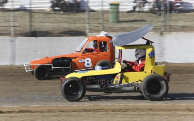 Avalon Raceway. Vintage Super-Modified as support for WWS.